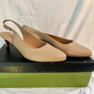 BRAND NEW Trotters Keely Women's Shoes Nude Sz 7